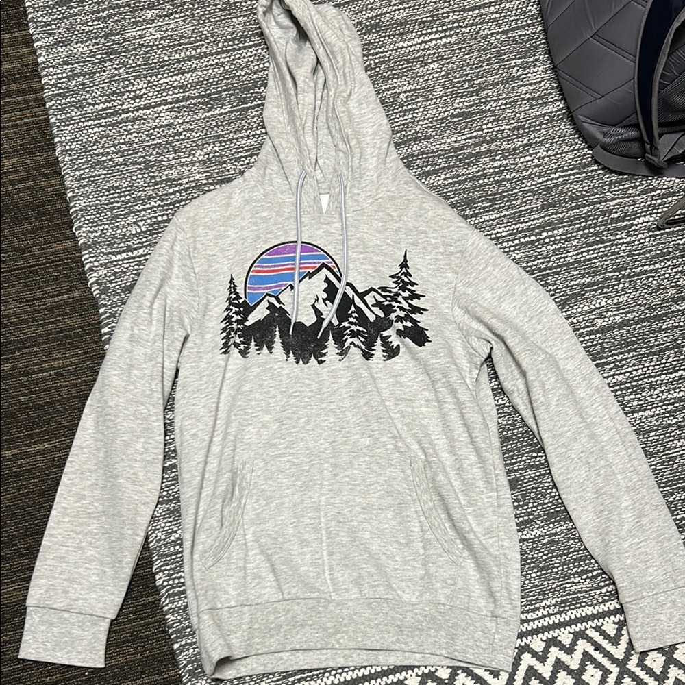 Sonoma Grey mountain hoodie size small very good condition